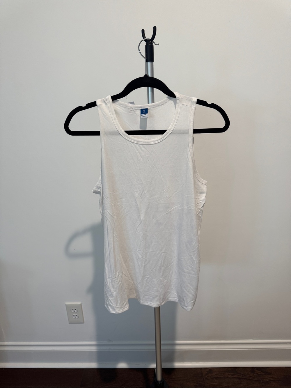 Old Navy White Scoop Neck Tank Top
